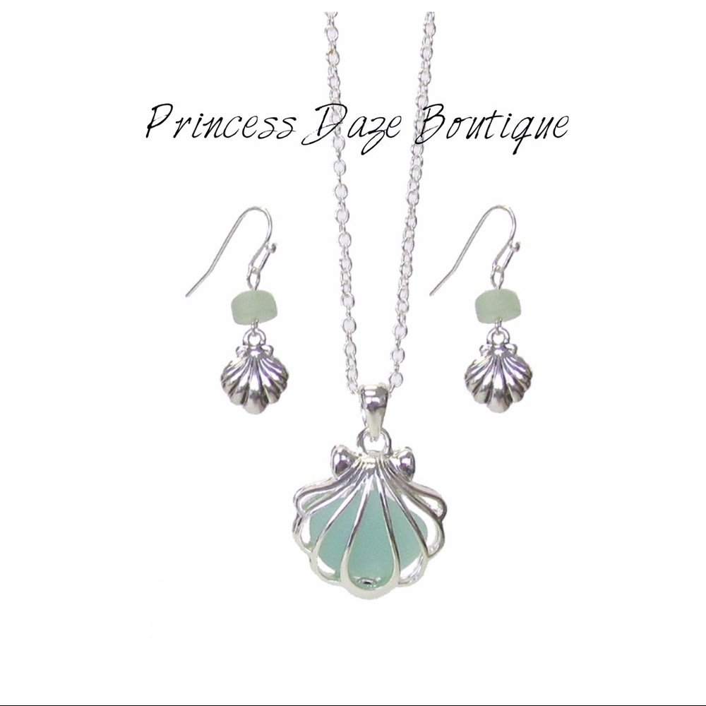 Sea Glass Sea Shell Pendant Necklace & Earring Set